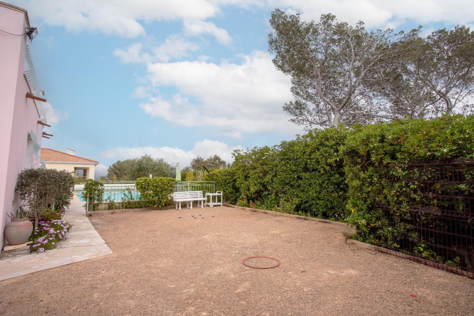 Villa Le 139 *